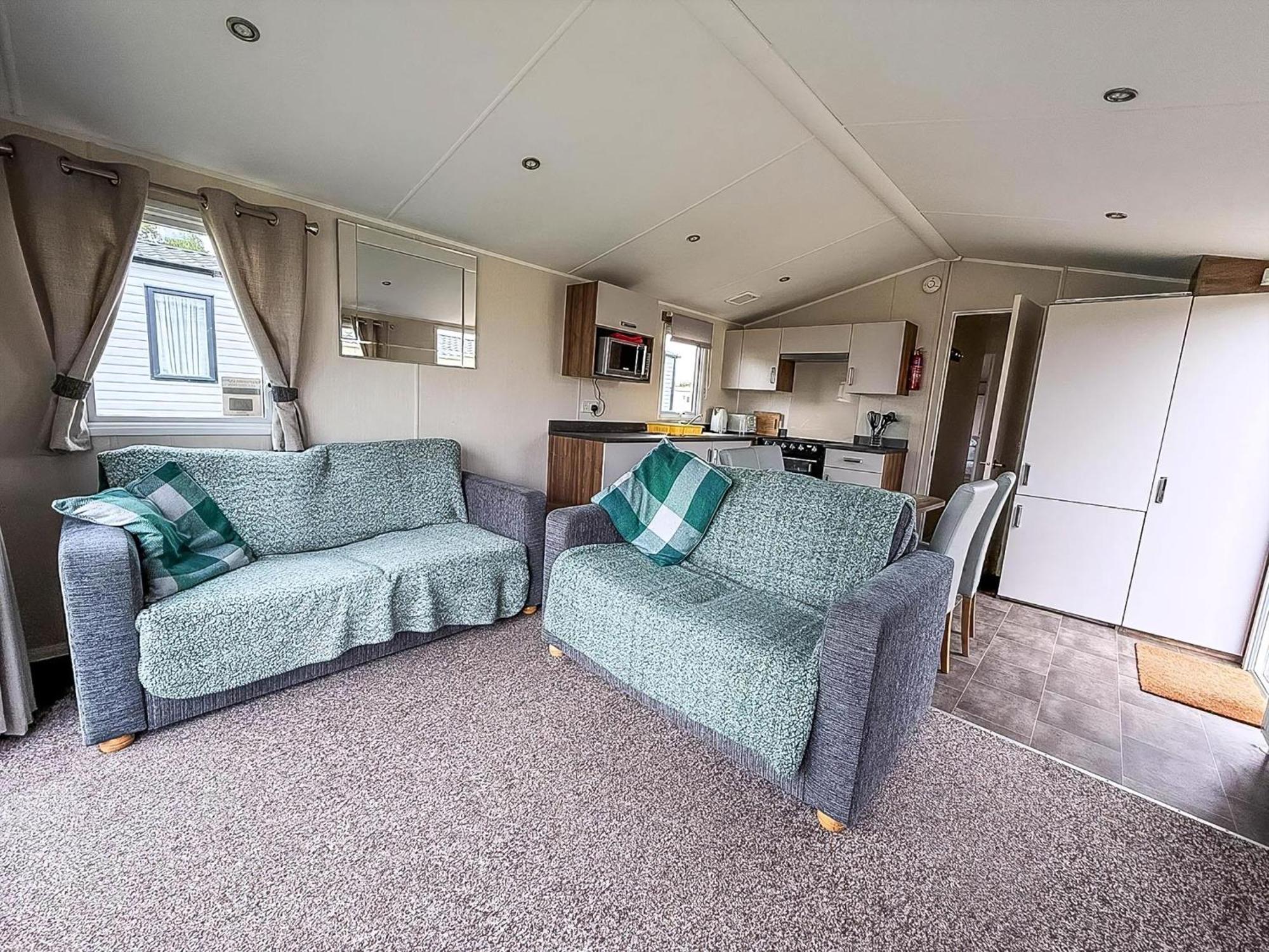 Caravan With Free Unlimited Wi-fi In Scratby, Norfolk Ref 50071d Camping Great Yarmouth